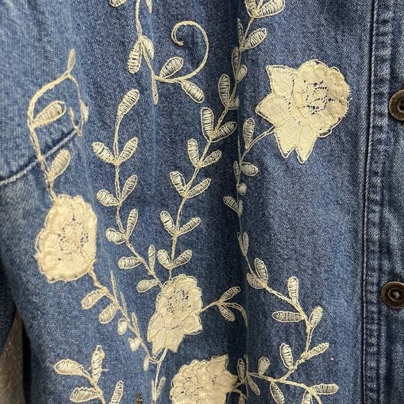 VTG Denim & Co Floral Denim Button Up Womens Large AOP Embroidered Y2K Flowers - Picture 2 of 10